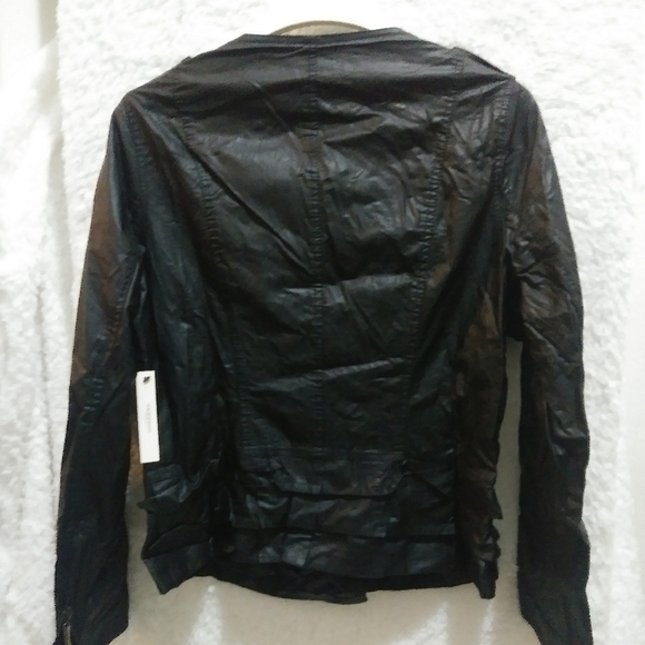 🔽$100 - NWT Vertigo Paris faux leather jacket - Picture 2 of 4
